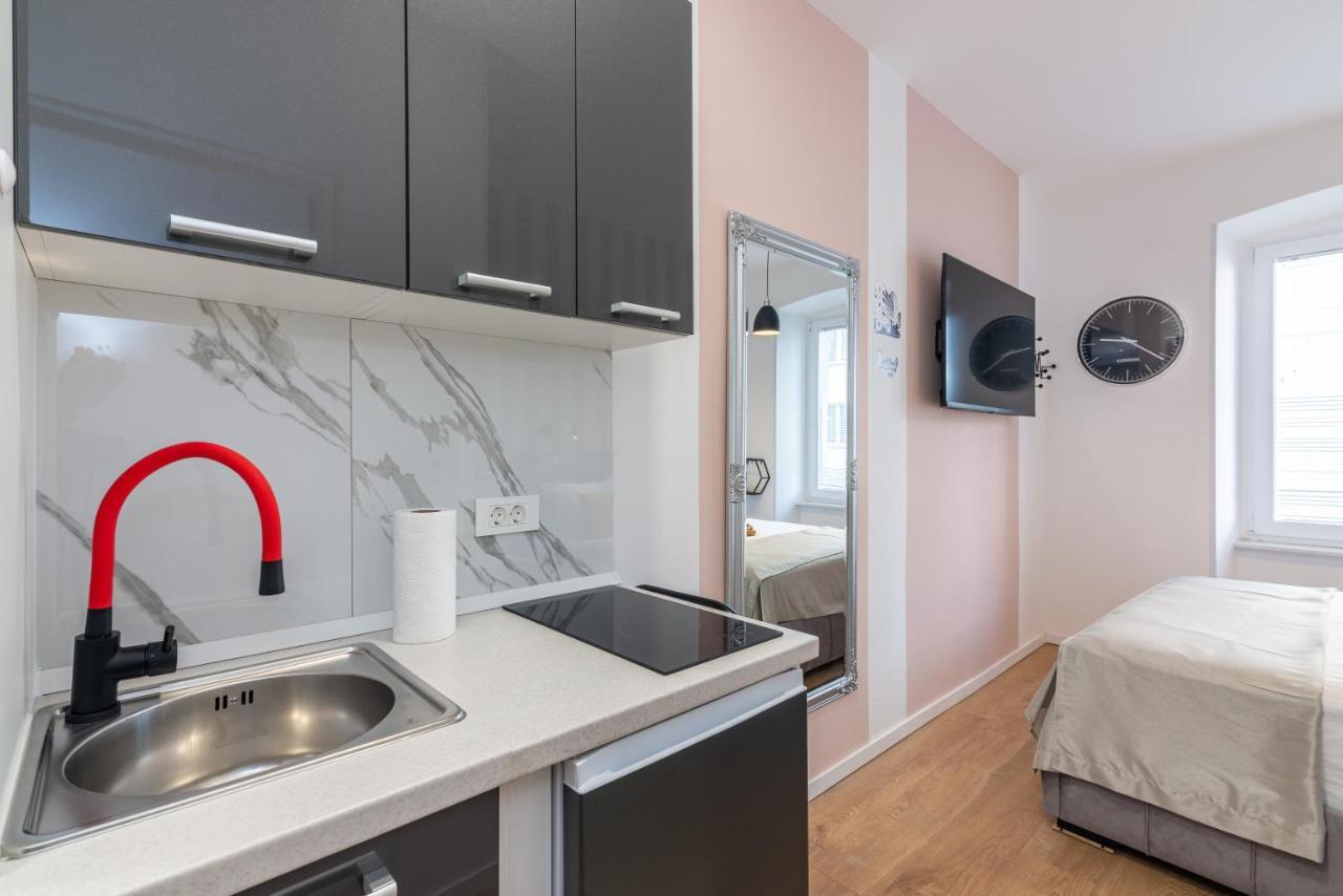רייקה Apartments & Rooms Six מראה חיצוני תמונה